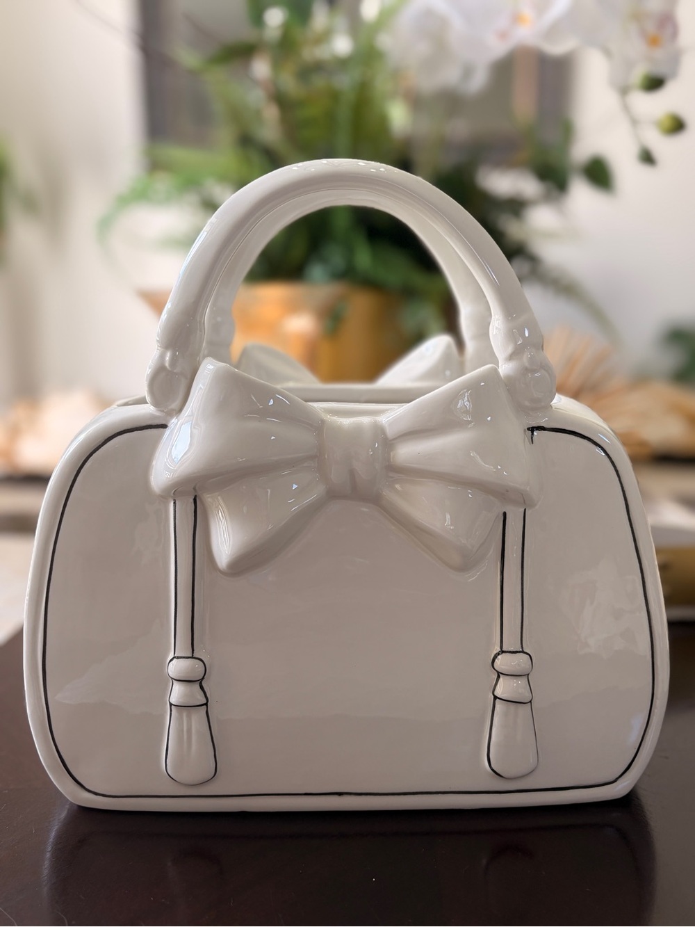 LAST ONE!!Hand-Painted Ceramic Bow Accent White Women's Bag Décor-Large 10”x 10” - Picture 9 of 9